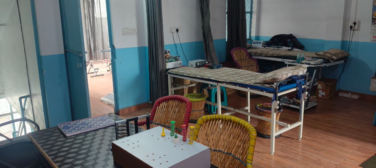 Therapy & Recovery Room at Patle Health Care Center, Adhartal, Jabalpur